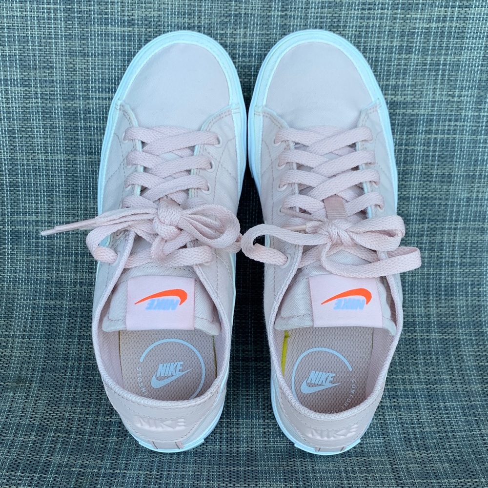 Nike Pink and White Women's Sneakers - Picture 11 of 12